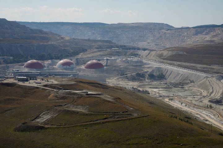 Proxy adviser ISS supports Anglo American bid for Teck