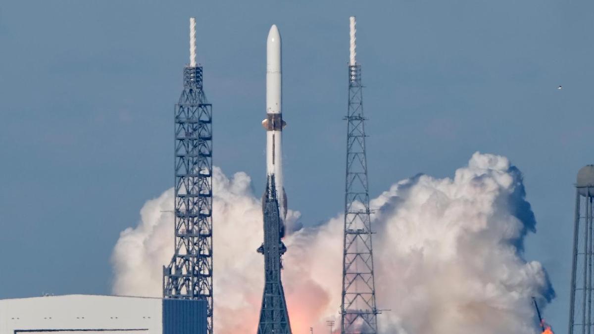 Blue Origin launches rocket carrying NASA craft to Mars