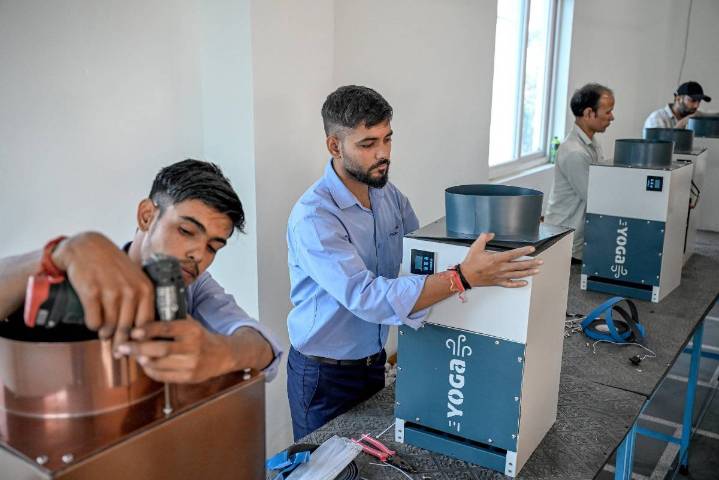 En India, agobiada por la contaminación, ellos respiran distinto