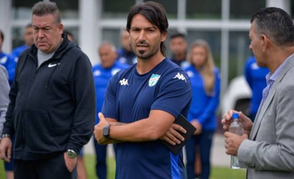 Para los memoriosos: pasó por Olimpo, no jugó ni un minuto y ahora es el DT de Atlético Tucumán
