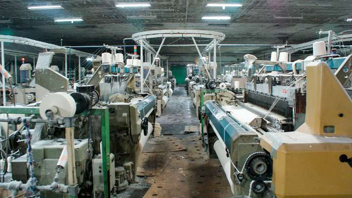 Actividad industrial: La producción cayó 5,3% interanual en octubre, pero mostró un leve repunte mensual