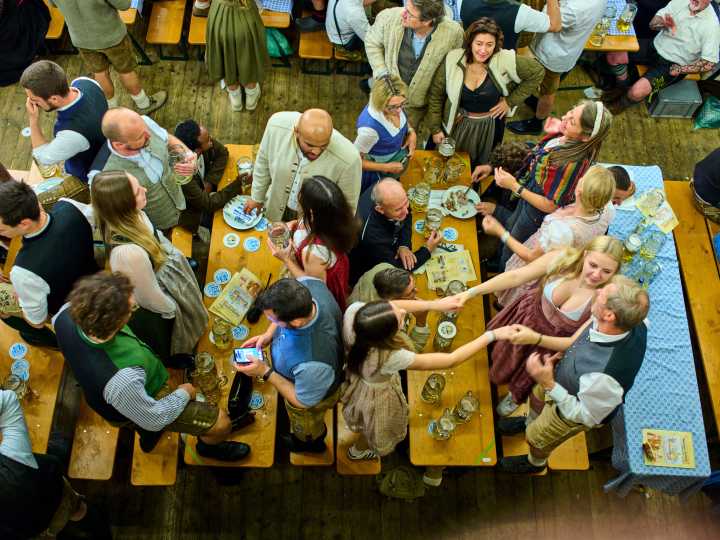 Gen Z is bringing back one of the most divisive dining trends of the 2010s