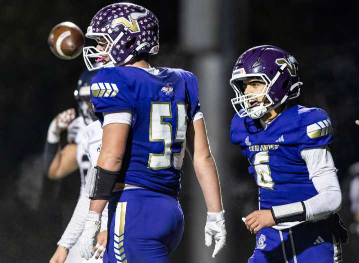 Lake Stevens football thumps Kamiakin in State opener
