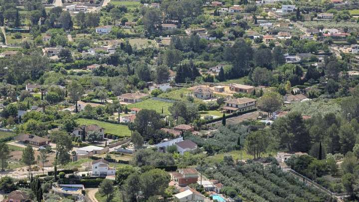 Salud Pública halla rastros de herbicida en el suministro de agua de Bixquert