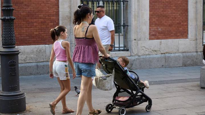 La natalidad en España se mantiene a la baja con 318.005 nacimientos en 2024