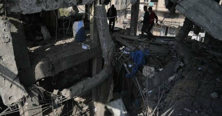 Israeli fire kills five in Gaza Strip despite truce