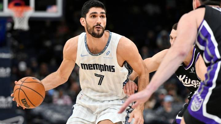 Aldama scores 29 points to help Grizzlies send Kings to 8th straight loss, 137