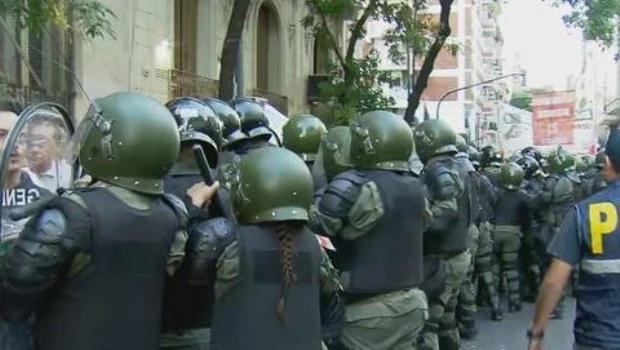 Dos detenidos en la marcha de jubilados al Congreso