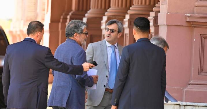 Reforma laboral: el Gobierno presentó los títulos del proyecto y la CGT mostró los dientes