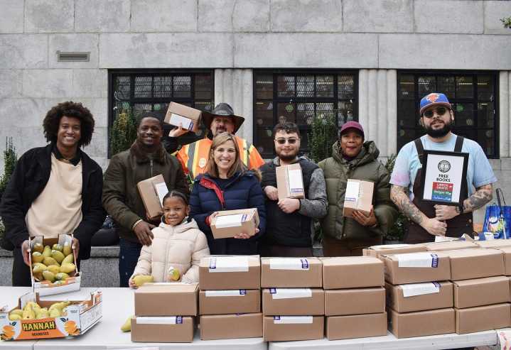 Norwood: Theory 9 Joins Rivera, Evers for Food Produce Giveaway in the Williamsbridge Oval