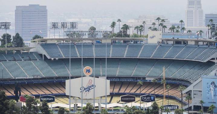 Los Angeles officials seek to halt proposed Dodger Stadium gondola