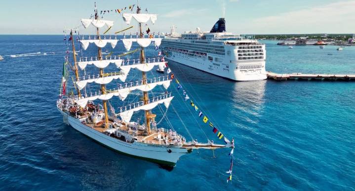El Buque Escuela Cuauhtémoc llega a Quintana Roo