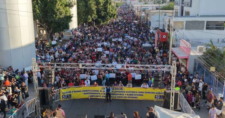 Unión de Usuarios de Hermosillo se manifiesta y pide tarifa justa, mantenimiento y que la energía sea un derecho humano