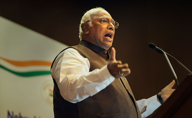 Cong chief rubbishes claims of NDA victory in Bihar, cites '400