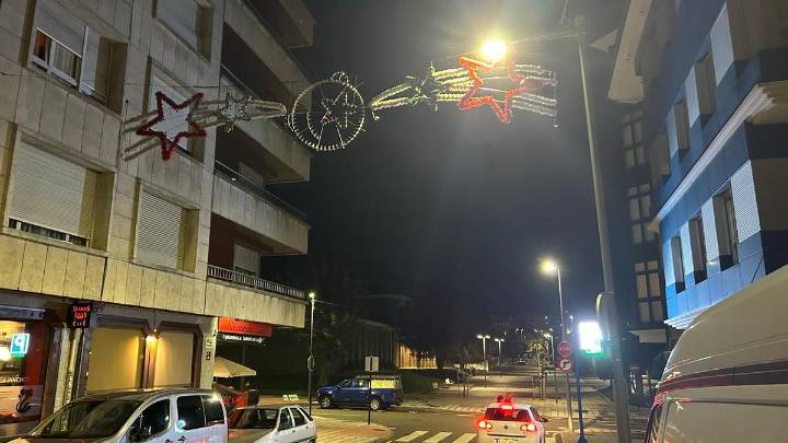 El alumbrado navideño de Pola de Siero y la iniciativa para recoger fondos y llegar a más calles con las luces: “Necesitamos la colaboración de todos"