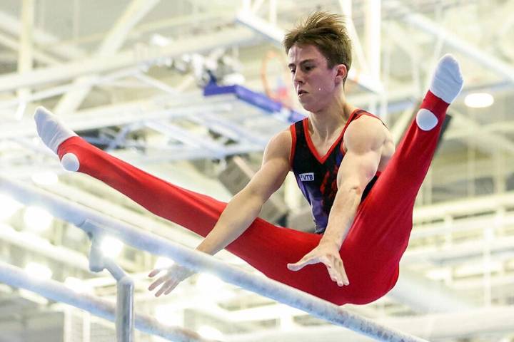 Gimnasta ruso Dujno ganó oro en Campeonato Mundial Juvenil