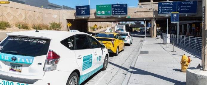 Phoenix Sky Harbor struggling to hire enough taxis