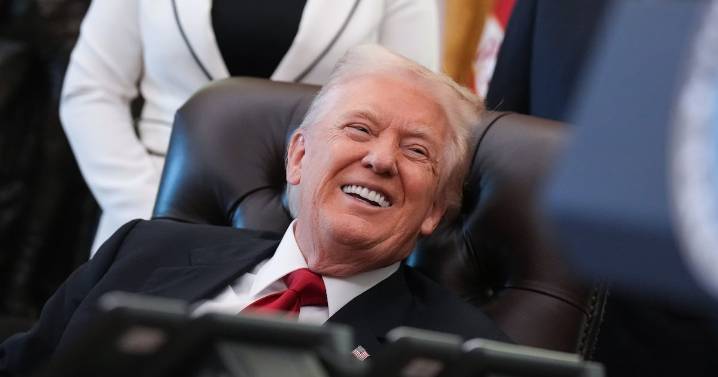 Colbert Trolls Trump For Doing Absolutely Nothing When Man Collapses Behind Him in Oval Office