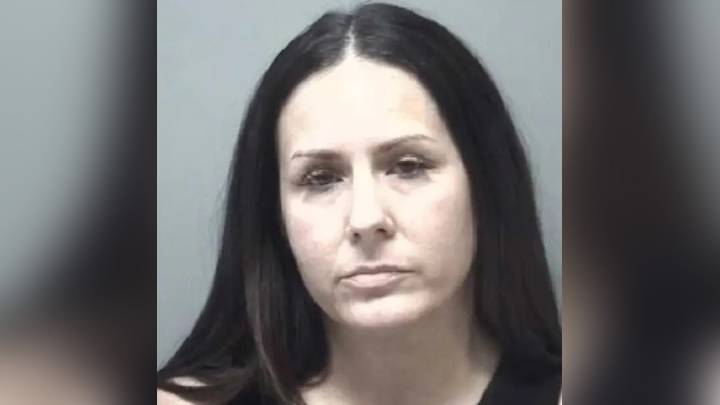 Acusan a madre de Illinois luego de tener un hijo con un menor de 14 años