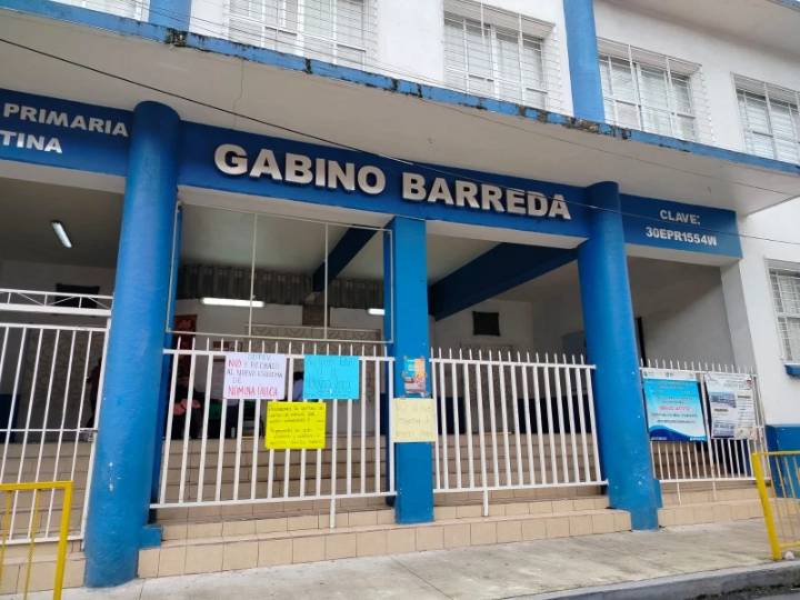 Maestros del Sdtev protestan contra la centralización bancaria de sus pagos