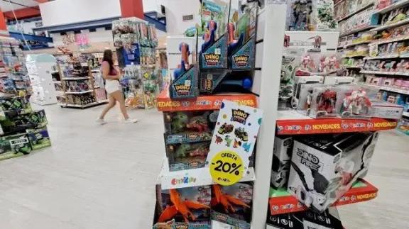 Confirman multa millonaria a un supermercado por vender productos vencidos