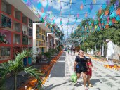 Panteón de Playa del Carmen se llena de vida y color por el Día de Muertos
