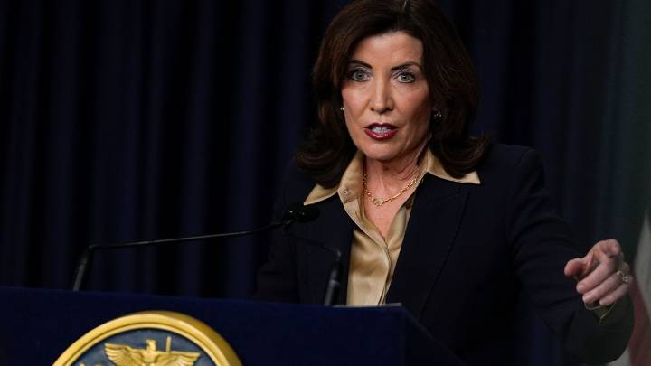 Poll: Hochul's job approval improves in New York