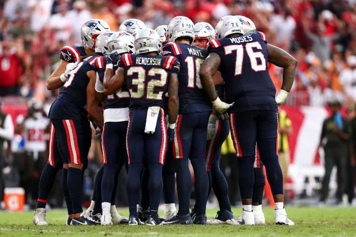 Do the Patriots have a realistic shot to be the AFC’s top seed? Breaking down the contenders