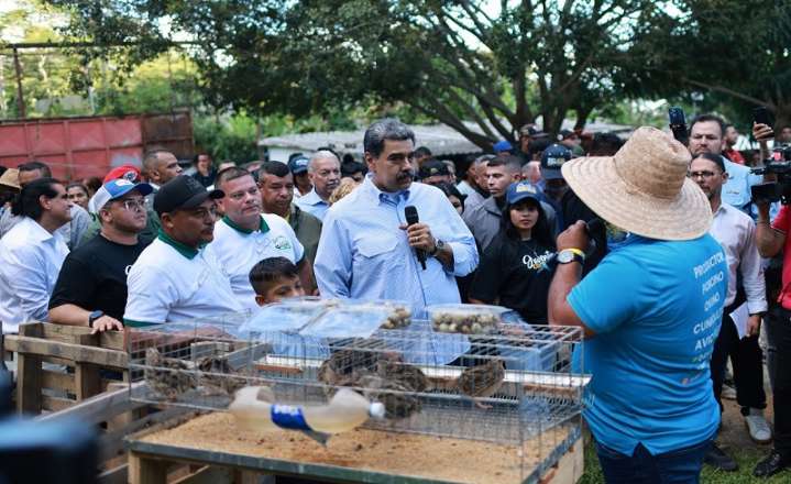"El crecimiento económico venezolano depende de la capacidad productiva del pueblo", subrayó el presidente Maduro
