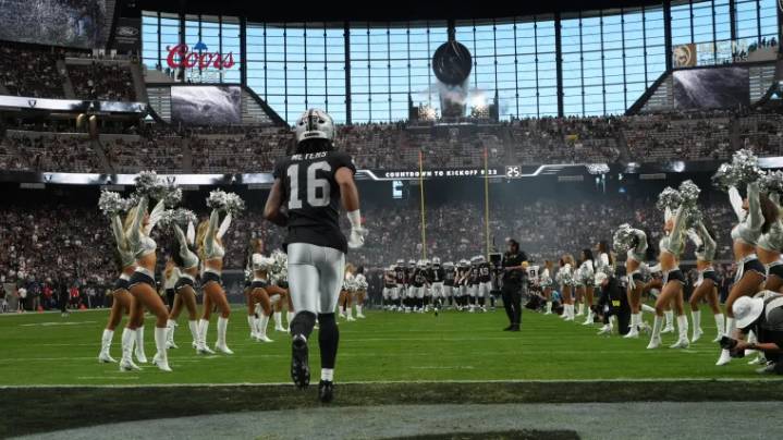 Jacksonville pounces at the trade deadline, adding major help to receiving corps with Raiders star