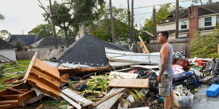 Storms sweep from Houston to Minneapolis, complicating Thanksgiving travel for millions