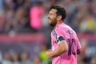 Estaban de románticos cuando se cruzó a medianoche Lionel Messi en su regreso a Camp Nou