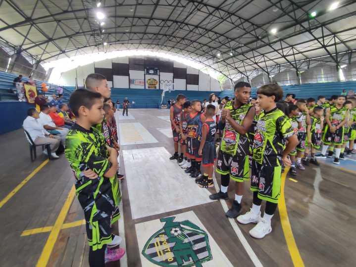Con Indeda al mando inauguran la Súper Liga de Baloncesto
