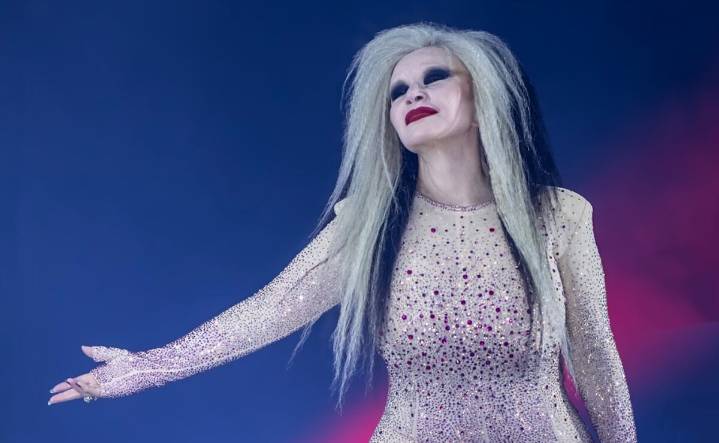 Fangoria convierte el Palacio de los Deportes en un antro retro con su electro pop