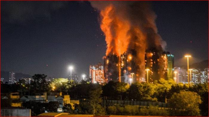 Hong Kong: Tragedia en Tai Po tras voraz incendio en un complejo de edificios y que deja 13 muertos