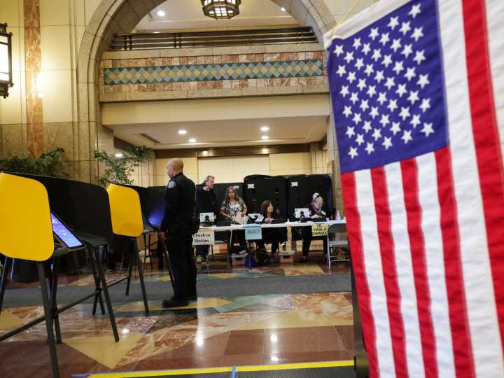 Votación bajo tensión: amenazas de bomba en Nueva Jersey y denuncias de fraude de Trump marcan el cierre electoral