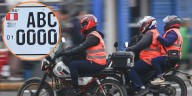 MTC dispone placas con chip para motos y mototaxis para combatir el crimen: ¿desde qué fecha será obligatorio?