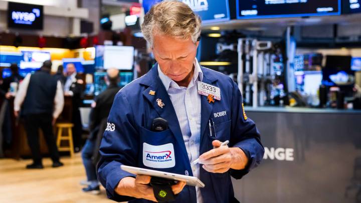 This options trade generates income and can capture a rip back to records in tech