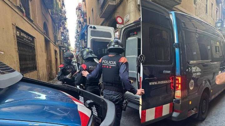 Macrooperación policial contra el tráfico de droga en el centro de Barcelona