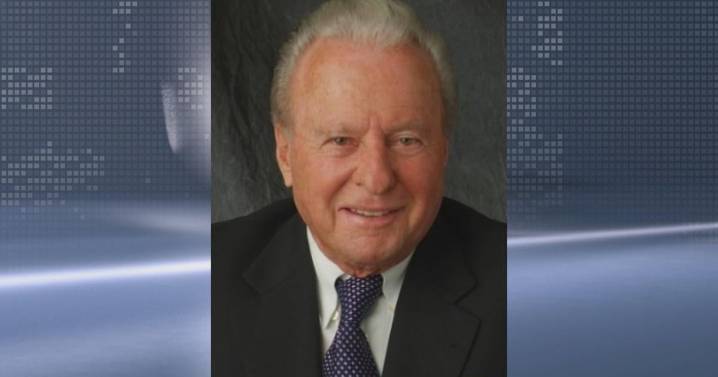 Des Moines developer Bill Knapp dies at 99
