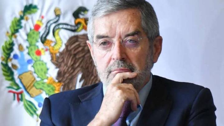 Canciller Juan Ramón de la Fuente solicita licencia médica; Roberto Velasco asume como encargado de despacho en la SRE