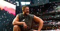 Dan Reynolds' Flaunts Muscles in Shirtless Look