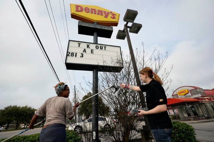 Denny’s to be acquired and taken private in a deal valued at $620 million