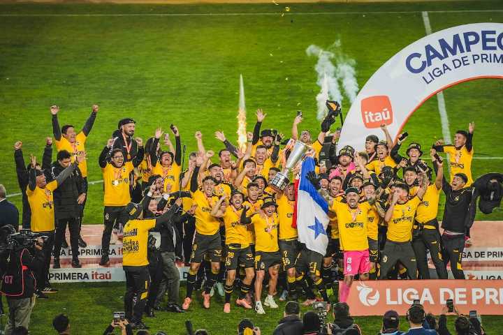 El Pirata se suma a la lista: Los equipos de región que han logrado campeonar en primera división