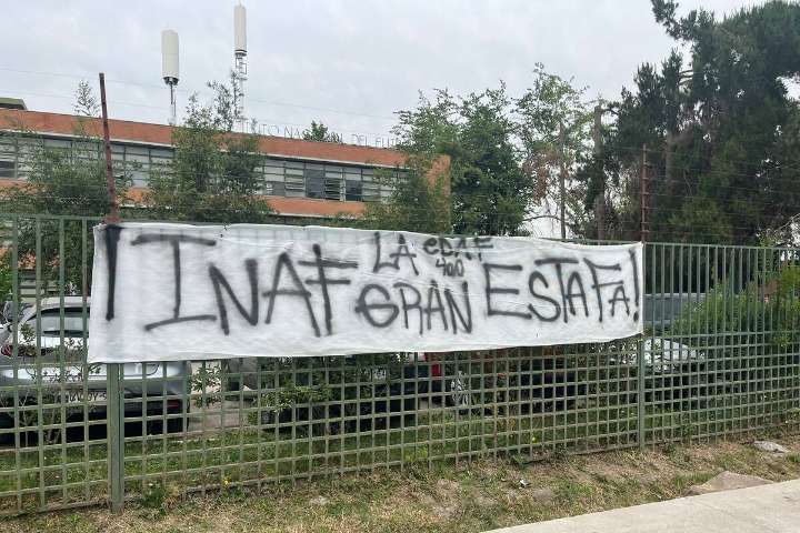 Estudiantes de la INAF se toman el recinto y exigen respuestas de la ANFP: “Estábamos cansados de mentiras”