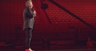 Ricardo Montaner vuelve a cantarle al amor en El último regreso