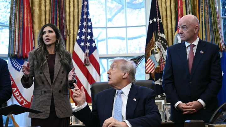 Trump dice que estaría ‘orgulloso’ de destruir ‘fábricas de cocaína en Colombia’ y no descarta ataques contra carteles en México