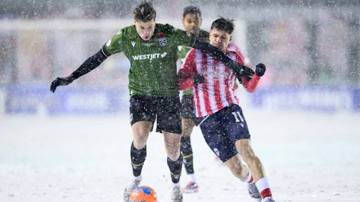 Stunning goal by Atletico Ottawa’s David Rodriguez highlights Canadian Premier League soccer match played in blizzard