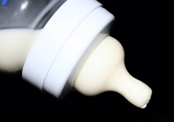 Baby formula recalled after hospitalizing 13 infants including Oregon child