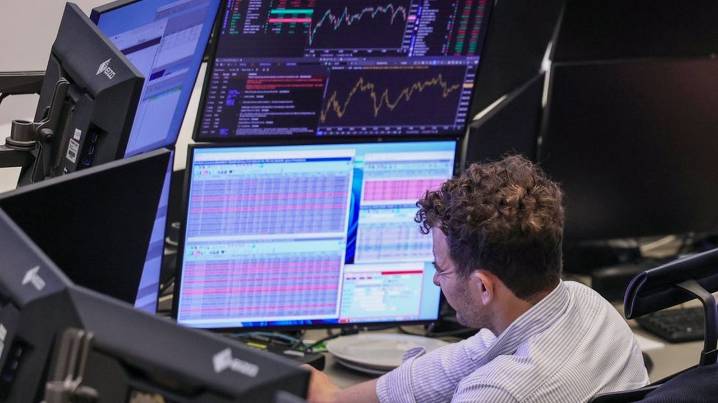 El castigo a los gigantes tecnológicos impone la recogida de beneficios en las Bolsas